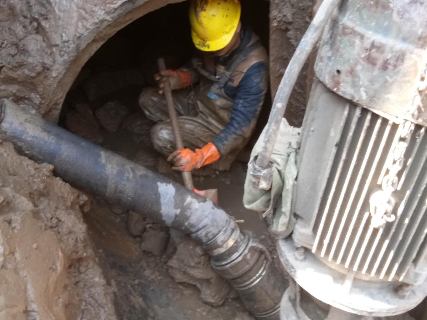 阿瓦提管道清淤