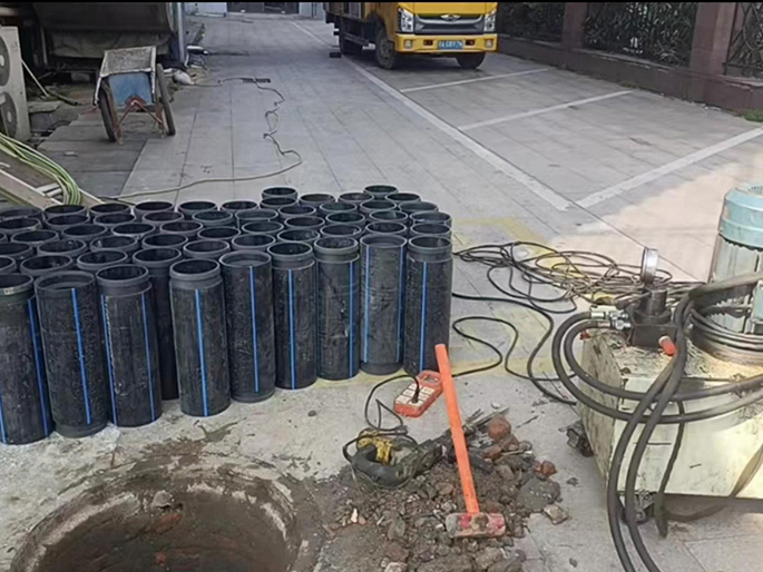 阿瓦提PE置换管厂家 DN315置换管 非开挖管短管置换